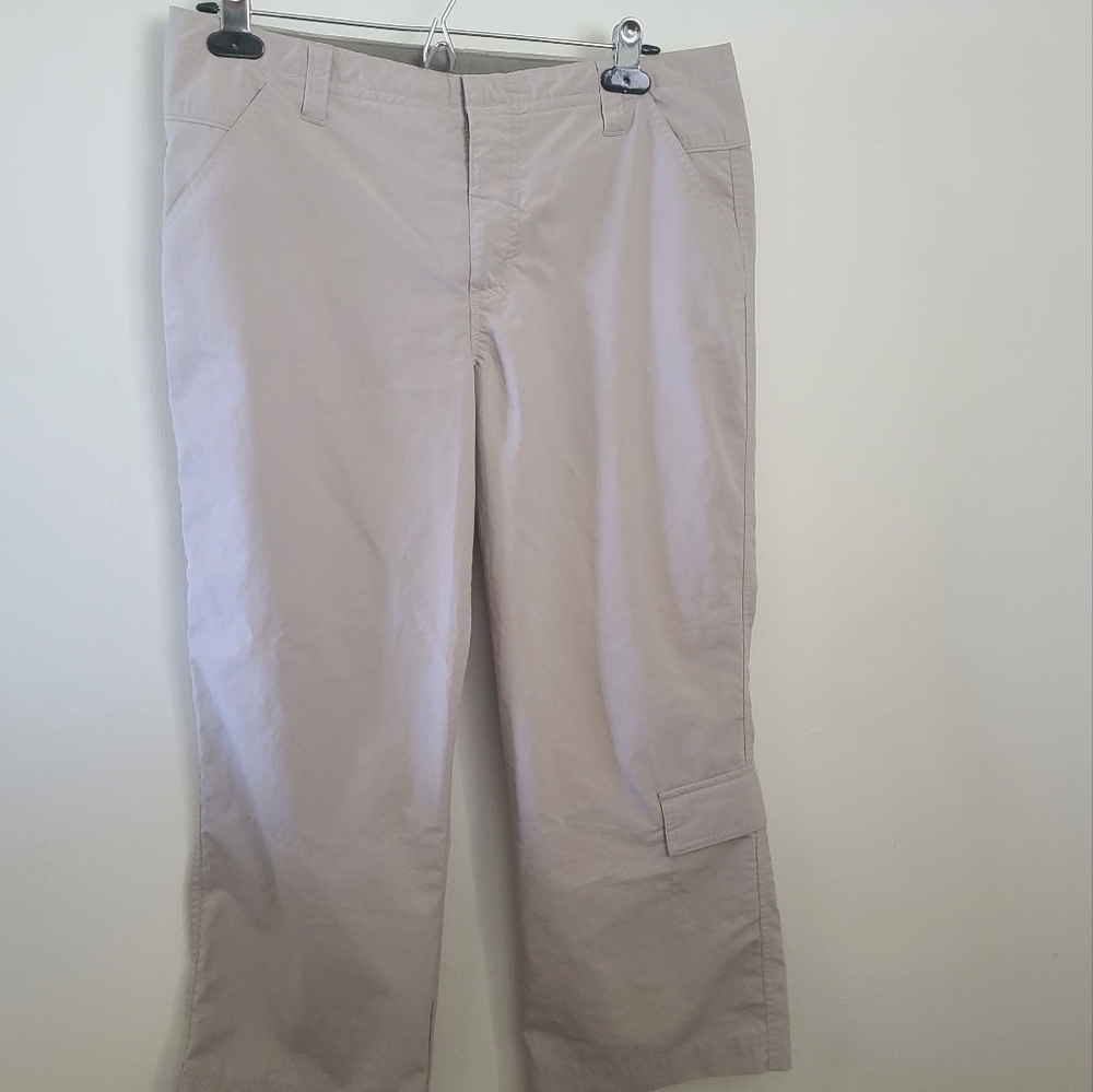 Columbia Women's Capri Pant Size 10 Tan